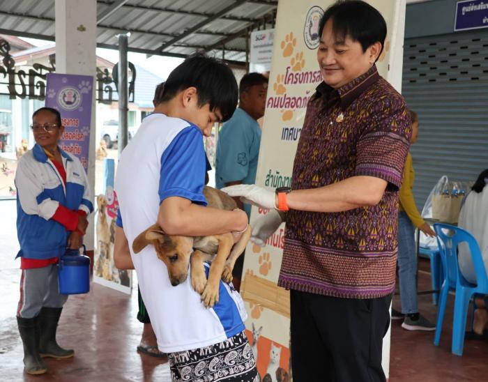 หน่วยให้บริการประชาชนในการฉีดวัคซีนป้...